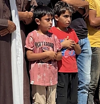 Gazze yetim kaldı: Babalarına veda eden çocuklar....