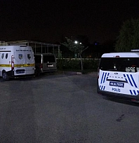 Gece yarısı silahla oynarken kendini vurdu