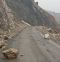 Gölbaşı ilçesinde korkutan heyelan