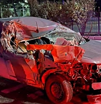 Hafif ticari araç temizlik aracına çarptı: 1 yaralı