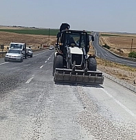 Hafriyat kamyonu devrildi: 1 yaralı