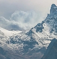 Hakkari, Kars ve Ardahan'da yüksek kesimler beyaza büründü
