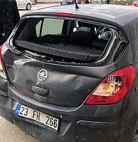 Halk otobüsü ile otomobil çarpıştı: 2 yaralı