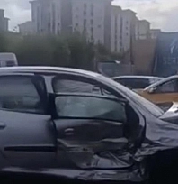 İki otomobil çarpıştı: 3 yaralı