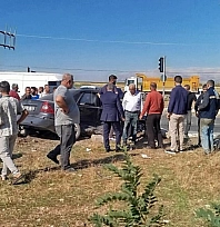 İki otomobil çarpıştı: 3 yaralı