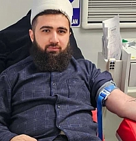 İmam, cemaatiyle kan bağışında bulundu