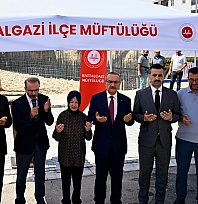 İnci Cömert Camii'nin temeli dualarla atıldı