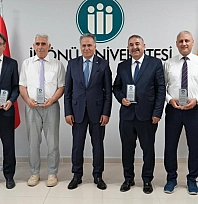 Malatya'da yılın en iyilerine plaket!