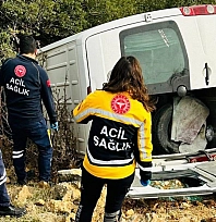 İşçileri taşıyan minibüs şarampole uçtu: 1 ölü, 3 ağır yaralı