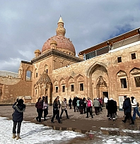 İshak Paşa Sarayı kışın da ziyaretçileri ağırlıyor