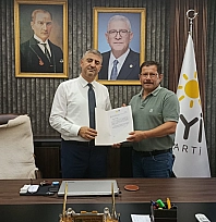 İYİ Parti Darende İlçe Başkanı Çakır mazbatasını aldı