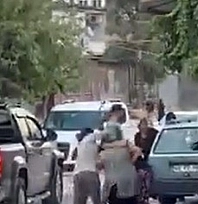 Kadınlar arasında sopalı kavga: 2 yaralı