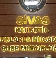 Kağıda emdirilmiş 32 bin kullanımlık uyuşturucu ele geçirildi