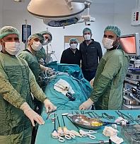 Kapalı ameliyatla büyük böbrek kisti tedavi edildi