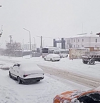 Kar yağışı ilçeyi beyaza bürüdü