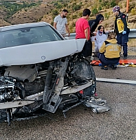 Kayganlaşan yolda kontrolden çıkan otomobil kaza yaptı: 1 yaralı