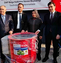 Çiftçilere makine dağıtıldı