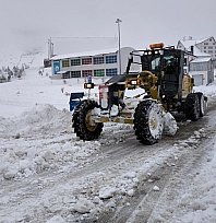 Komşuyu kar yağışı vurdu: 46 yerleşim yolu kapandı