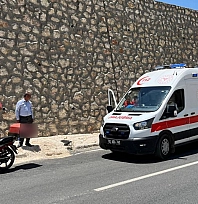 Kontrolden çıkan motosiklet devrildi: 1 yaralı