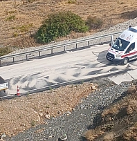 Malatya-Adıyaman yolunda kaza: Tır kayalıklara çarptı, 2 kişi yaralandı