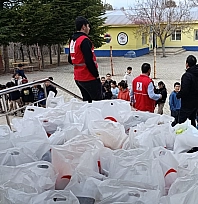 Köy okullarına kıyafet desteği