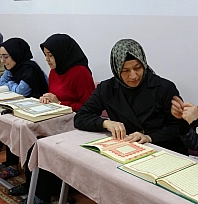 Kur'an-ı Kerim'i bir ayda öğrendi