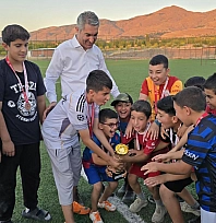 Kur'an kursu öğrencileri futbol turnuvasında buluştu