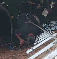 Kuyuya düşen keçiyi itfaiye kurtardı