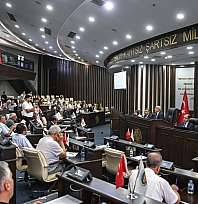 Malatya Büyükşehir Meclisinde yeni dönem! 4 belediye başkanı 8 üye partiden ayrıldı
