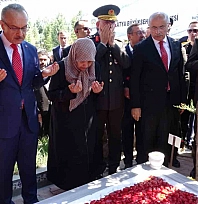 Tarihi direnişin 10. yılında Malatyalı kahramanlar unutulmadı: 15 Temmuz şehitleri dualarla yad edildi