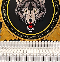 Malatya'da 3 mahalleye şafak baskını: 44 bin 616 hap ele geçirildi