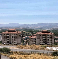 Aracı tamirdeydi, o türkü söyledi! Sanayi esnafı işini bırakıp dinledi