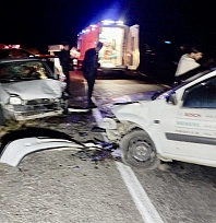 Malatya'da feci kaza! İki otomobil kafa kafaya çarpıştı