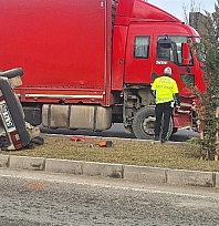 Malatya'da feci kaza ucuz atlatıldı! Otomobil yan yattı