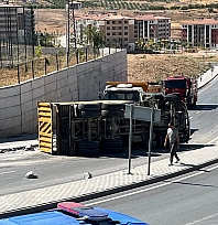 Malatya'da freni boşalan hafriyat kamyonu dehşet saçtı