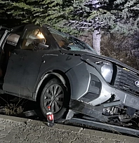 Malatya'da refüje çarpan araç takla attı: 1 yaralı