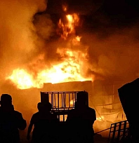 Malatya'da Hurdacılar Sitesi alevler gökyüzünü kapladı