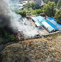 Malatya'da işçi konteynerleri alev alev yandı: 30 konteyner kül oldu