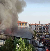 Malatya'da işçi yatakhanesinde yangın: Prefabrik yapı kül oldu