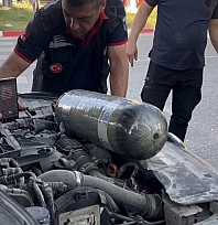 Malatya'da itfaiyenin 'telefonlu' kedi kurtarma operasyonu