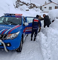Malatya'da karda mahsur kalan 47 kişi kurtarıldı