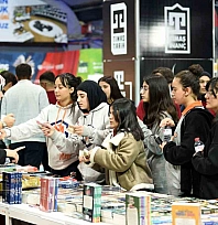 Yüzlerce yazar ve yayınevi Malatya'da kitapseverlerle buluştu