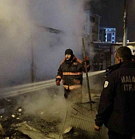 Akpınardaki konteyner çarşıda yangın: 1 yaralı