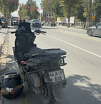 Malatya'da motosikletli kurye otomobille çarpıştı