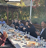 Muhtarlara yemek verildi