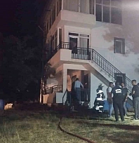 Malatya'da iki katlı evde yangın çıktı