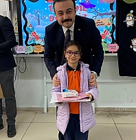 Malatya'da öğrenciler karne heyecanı yaşadı