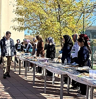 Malatya'da öğrenciler kolları sıvadı| Gelirler Filistin'e bağışlanacak