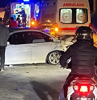 Malatya'da peş peşe kazalar! Minibüs yan yattı, 4 kişi yaralandı