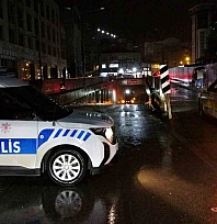 Malatya'da yağış trafiği vurdu! Altgeçit ulaşıma kapatıldı